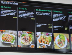Inexpensive food in Berlin, wok dishes